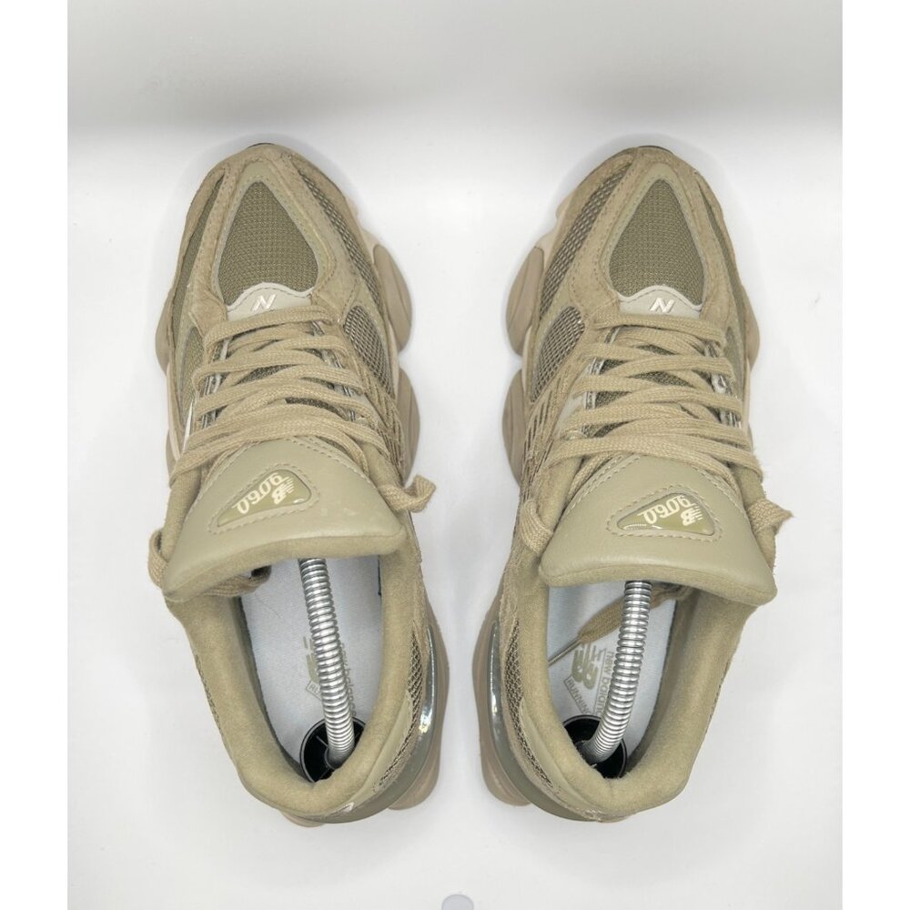 New Balance Women's Sneakers in Tan and Cream - Picture 8 of 11